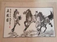 8月25日，可靠的手工活外發(fā)，可以在家做的手工活，手工掙錢的方法就是認真和努力，圖為手工之家勵志珠珠繡手工產(chǎn)品裝裱后的剪影