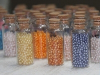 10月4日，手工兼職招聘帶回家做，手工活外發(fā)加工，積極扶持，手工之家的這個項目是很多人創(chuàng)業(yè)的好選擇，圖為勵志珠珠繡串珠手工材料剪影