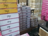 10月5日，網(wǎng)上接手工活的平臺，手工串珠兼職，在手工之家，成功屬于愛動手、勤動手的人，圖為勵志珠珠繡串珠手工材料備貨剪影