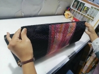 10月6日，加工活外放的正規(guī)公司，手工活外發(fā)加工正規(guī)的廠家，干凈、自由，常年有活兒，手工之家的手工活是適合在家做的手工活，圖為勵志珠珠繡成品倉庫驗收剪影