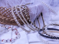 10月18日，手工加工回收項(xiàng)目，手工活加工，足不出戶手工掙錢，選正規(guī)廠家手工之家，圖為勵志珠珠繡串珠手工產(chǎn)品剪影