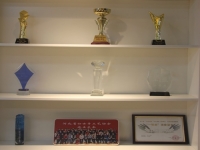 10月29日，靈活就業(yè)，這個手工項(xiàng)目拿回家做，勵志珠珠繡串珠手工技能真的很簡單嗎？圖為手工之家辦公環(huán)境剪影