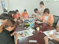 重管理，抓質(zhì)量，講效率，珠繡手工工作室越做越大