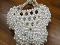 11月14日，在家做手工掙錢，靈活就業(yè)創(chuàng)業(yè)，很多人選擇手工之家后居家手工收入好，圖為勵志珠珠繡串珠手工產品剪影