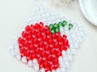 11月20日，想接正規(guī)廠家的手工項目，居家靈活就業(yè)創(chuàng)業(yè)，就要找長期穩(wěn)定、真正做事業(yè)的手工之家，圖為勵志珠珠繡串珠手工產品剪影