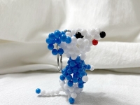 12月26日，手工加工回收項(xiàng)目，在家做手工靈活就業(yè)，手工之家十多年來發(fā)展是因?yàn)榕c大家一起通過手工掙錢增收，圖為勵(lì)志珠珠繡串珠手工產(chǎn)品剪影