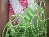 12月10日，找正規(guī)廠家的手工項目，居家靈活就業(yè)，在手工之家做手工掙錢要有計劃，圖為勵志珠珠繡串珠手工產(chǎn)品剪影