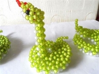 12月17日，想接正規(guī)廠家的手工項(xiàng)目，在家做手工靈活就業(yè)，在手工之家，加工和銷售都是多付出才能多收獲，圖為勵(lì)志珠珠繡串珠手工產(chǎn)品剪影