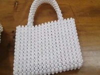 1月20日，拿回家做的手工項(xiàng)目，純手工串珠靈活就業(yè)，手工之家的發(fā)展成果大家共享，圖為勵(lì)志珠珠繡串珠手工產(chǎn)品剪影