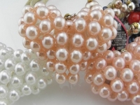 3月7日，在家做手工副業(yè)掙錢，想接正規(guī)廠家的手工項目，嚴(yán)把質(zhì)量關(guān)，對大家和手工之家要求一致，圖為勵志珠珠繡串珠手工產(chǎn)品剪影