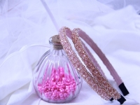 3月11日，拿回家做的手工副業(yè)，在家做手工掙錢，在手工之家，什么人適合做加工和銷售，圖為勵志珠珠繡串珠手工產(chǎn)品剪影