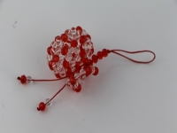 3月31日，帶回家做的手工副業(yè)，在家做飾品加工廠掙錢，在手工之家，幾個特點決定純手工項目適合靈活就業(yè)創(chuàng)業(yè)，圖為勵志珠珠繡串珠手工產(chǎn)品剪影