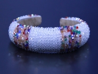 4月8日，帶回家做的手工項目，足不出戶掙錢的好副業(yè)，手工之家的純手工產(chǎn)品怎么樣？圖為勵志珠珠繡串珠手工產(chǎn)品剪影