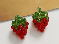 1月1日，新年新開始，手工活外發(fā)一手貨源，在家做手工掙錢，靈活就業(yè)創(chuàng)業(yè)開飾品加工廠，在手工之家，加工和銷售都能掙錢，圖為飾品類串珠純手工產(chǎn)品剪影