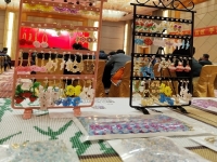 適合普通人的小成本創(chuàng)業(yè)項(xiàng)目，開辦串珠手工加工廠，用不用管產(chǎn)品銷售