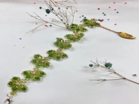 9月7日，手工活拿回家做在哪里找，靈活就業(yè)創(chuàng)業(yè)，做手工傳承官，在手工之家，了解清楚是合作的基礎(chǔ)，圖為串珠米珠繡純手工產(chǎn)品剪影