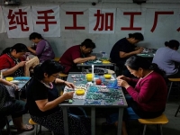 拿貨回家做，微創(chuàng)業(yè)在家開(kāi)手工加工廠(chǎng)，比外出打工“好”在哪里