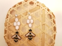 串珠米珠繡純手工產(chǎn)品展示，精美精致的飾品類手工之耳釘