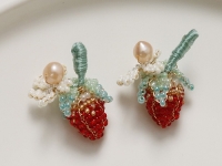 9月11日，在家就能做的兼職創(chuàng)業(yè)項目，輕資產(chǎn)創(chuàng)業(yè)做手工工作室，拿回家做的手工可信可靠，手工之家的產(chǎn)品給大家?guī)硎杖?，圖為串珠米珠繡純手工產(chǎn)品剪影