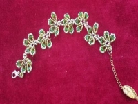 7月12日，手工外發(fā)一手貨源，帶回家做的手工，副業(yè)創(chuàng)業(yè)做手工工作室，手工之家與合作人員互相成就，合作良好，圖為串珠米珠繡純手工產(chǎn)品剪影