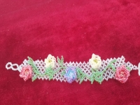 8月23日，手工兼職招聘信息，居家靈活就業(yè)副業(yè)創(chuàng)業(yè)，微創(chuàng)業(yè)做手工工作室，選手工之家，這里合作方式多、掙錢業(yè)務多，圖為串珠米珠繡純手工產(chǎn)品剪影