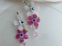 8月30日，在家就能掙錢的工作，拿回家做的手工微創(chuàng)業(yè)項目，做手工工作室，居家就業(yè)創(chuàng)業(yè)手工好副業(yè)，讓大家掙錢的事，手工之家都支持，圖為串珠米珠繡純手工產(chǎn)品剪影