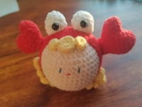 11月1日，外發(fā)手工領回家做，在家做手工副業(yè)創(chuàng)業(yè)，開手工加工廠、做手工工作室，在手工之家,純手工有特點、有優(yōu)勢，能掙錢，圖為鉤織純手工產(chǎn)品剪影