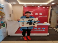 鄭州美女在家做手工活珠繡，打算組織周圍姐妹一起做