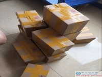 手工活之家業(yè)務(wù)忙訂單多，忙壞天天快遞員小哥正在手工活之家收件中