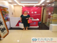 山西長治正規(guī)手工活兼職外發(fā)加工日結(jié)工資，申女士在家做手工活串珠