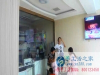 全國哪里有沒有外發(fā)手工兼職的，活手工活之家代理商正在認真做手工活：