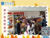 11月7日，正規(guī)手工活外發(fā)加工，正規(guī)供料的手工活，是指這里沒有押金的手工活，手工之家接待考察加工客戶剪影