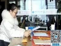 美女想做低成本創(chuàng)業(yè)項(xiàng)目，來(lái)手工之家考察