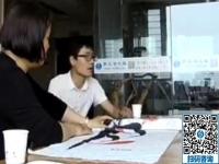 串珠手工活好不好做，來手工活之家考察的人都會(huì)現(xiàn)場仔細(xì)研究
