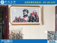 手工之家企業(yè)里掛滿了裝裱好的平面珠繡，大氣、漂亮