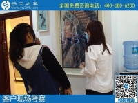 10月21日，手工活外發(fā)回收，都能在家掙錢的手工活，選擇這里的人太多了，手工之家接待考察合作加工客戶剪影