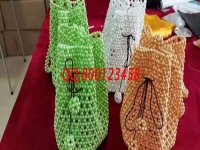 2月4日，把手工活拿回家做，服務(wù)完善的手工之家是大家的選擇，珠繡純手工珠包實(shí)拍