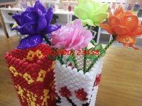 4月21日，可以寄到家做的手工活，加工手工活掙錢(qián)，要有收益，產(chǎn)品質(zhì)量很重要，手工之家這樣來(lái)保證，圖為勵(lì)志珠珠繡串珠手工產(chǎn)品實(shí)拍