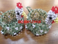 4月26日，拿回家做的手工活，這個(gè)真心、真誠(chéng)、真實(shí)的企業(yè)和外發(fā)手工活越來(lái)越受人歡迎，圖為勵(lì)志珠珠繡串珠手工產(chǎn)品實(shí)拍