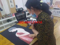 5月25日，找拿回家做的手工活掙錢，找正規(guī)手工活外發(fā)加工企業(yè)，就選勵志珠珠繡，手工之家接待考察合作加工客戶