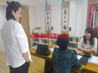 5月29日，想接正規(guī)廠家的手工活，拿回家做的手工活，要觀察，要考察，更要行動，圖為手工之家接待考察合作加工客戶剪影