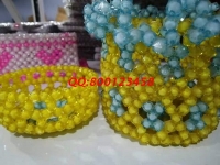 7月28日，選擇在家做的手工活，可以帶回家做的手工活，越來(lái)越多人來(lái)到這里，圖為珠繡串珠純手工成品實(shí)拍