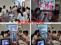 10月11日，想接正規(guī)廠家的手工活，找拿回家做的手工活，看好這兩點，可以放心選擇了，圖為手工之家優(yōu)秀繡娘往期培訓會剪影