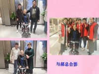 10月14日，手工活拿回家做，想接正規(guī)廠家的手工活，選擇非遺項目勵志珠珠繡的人很多，圖為手工之家歷次優(yōu)秀繡娘培訓會部分參訓人員與郝總合影