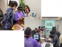 婦女在家做手工活兼職串珠子，業(yè)余掙錢補貼家用