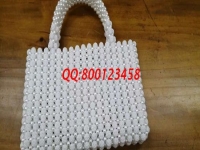 11月8日，可以寄到家做的手工活，手工之家的珠繡串珠手工活外發(fā)加工項(xiàng)目有很多優(yōu)勢(shì)，圖為勵(lì)志珠珠繡新款珠包實(shí)拍