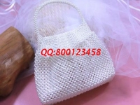 11月17日，做手工活掙錢，可靠穩(wěn)定，簡單好做的珠繡串珠手工活也需要大家認(rèn)真去做，圖為勵志珠珠繡串珠成品（新款珠包）實拍