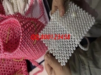 11月28日，可以寄到家做的手工活，在家做手工活掙錢就來手工之家，圖為成品倉庫驗收的勵志珠珠繡珠包產(chǎn)品實拍