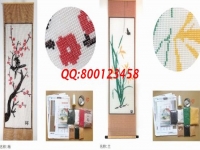 1月8日，疫情防控常態(tài)化，在家做珠繡串珠手工活外發(fā)加工項目，放心居家掙錢，圖為勵志珠珠繡成品及材料剪影