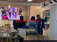 3月10日，帶回家做的手工活，珠繡串珠是可以寄到家做的手工活，圖為手工之家接待考察合作加工客戶剪影